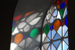 Blick aus dem Kirchenfenster